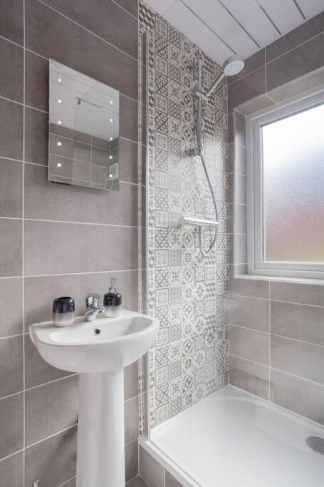 Beautiful Apartment In The Heart Of Belfast!! Экстерьер фото